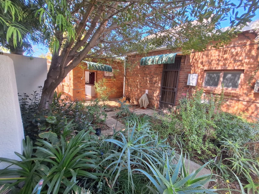4 Bedroom Property for Sale in Memorial Road Area Northern Cape